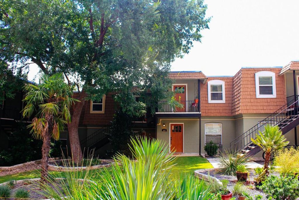1500 E East Side DR 117-A, Austin, TX 78704