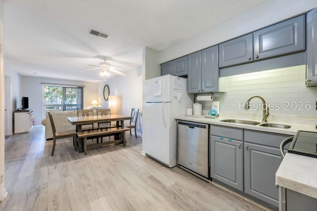 45 Folly Field Rd Apt 9H, Hilton Head Island, SC 29928