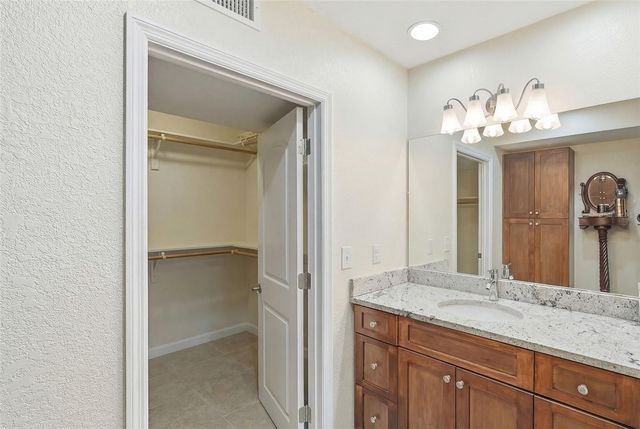 2814 W HUMPHREY STREET, Tampa, FL 33614