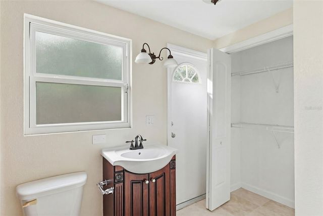 2814 W HUMPHREY STREET, Tampa, FL 33614