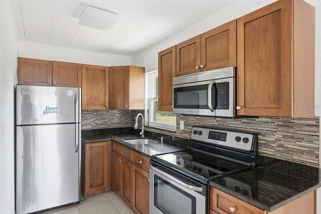 2814 W HUMPHREY STREET, Tampa, FL 33614