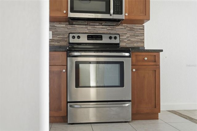 2814 W HUMPHREY STREET, Tampa, FL 33614