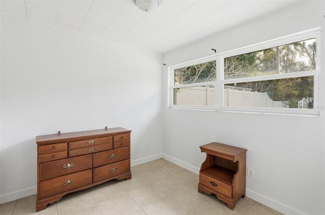 2814 W HUMPHREY STREET, Tampa, FL 33614