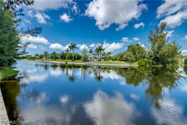 2256 SW 20th AVE, Cape Coral, FL 33991