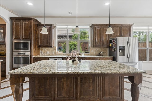 8212 OAKWOOD, Plano, TX 75024