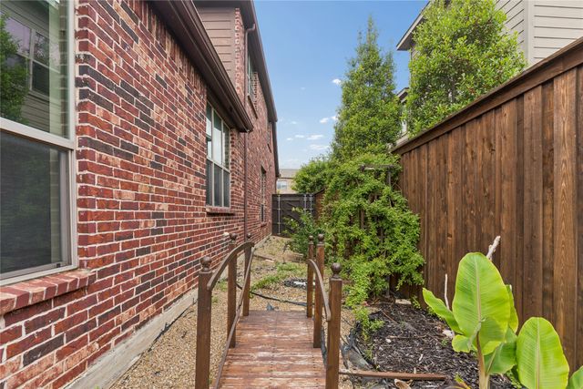 8212 OAKWOOD, Plano, TX 75024