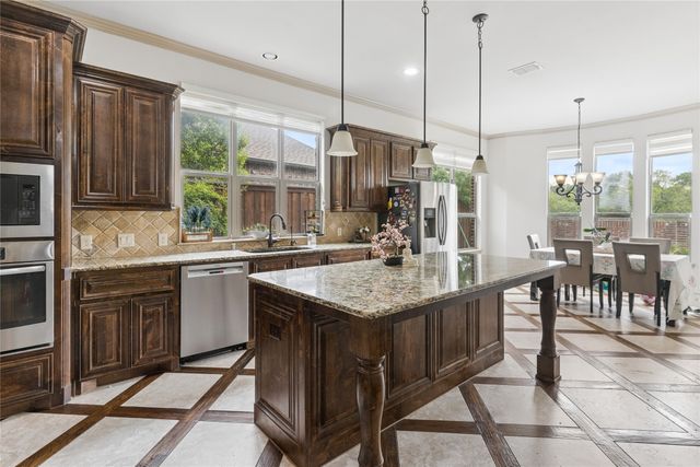 8212 OAKWOOD, Plano, TX 75024