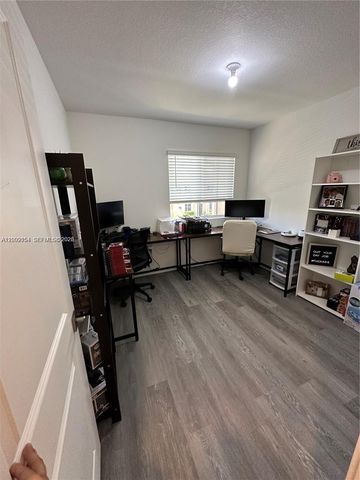 1030 SE 23rd Ter 1030, Homestead, FL 33035