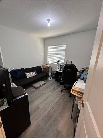 1030 SE 23rd Ter 1030, Homestead, FL 33035