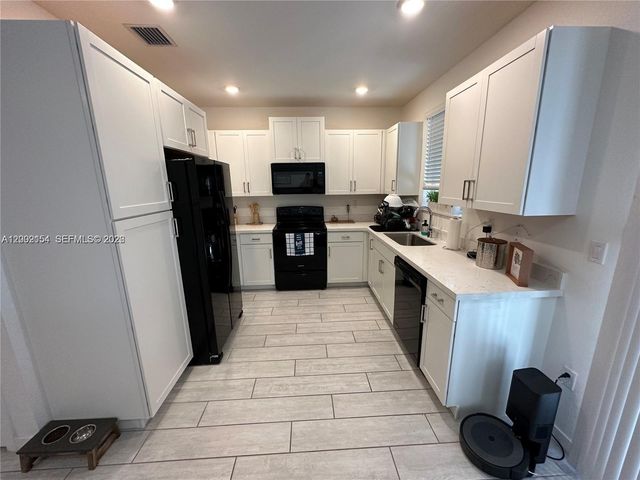 1030 SE 23rd Ter 1030, Homestead, FL 33035