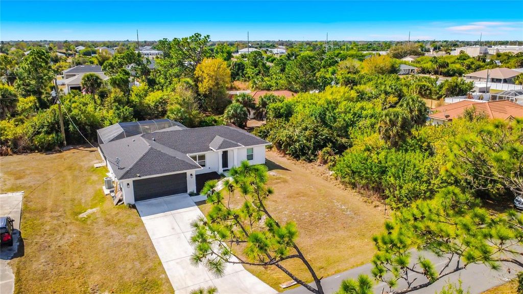 Image 2 of property listing at 11177 CHALET AVENUE, Englewood, FL 34224