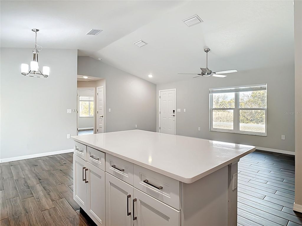 Image 16 of property listing at 11177 CHALET AVENUE, Englewood, FL 34224