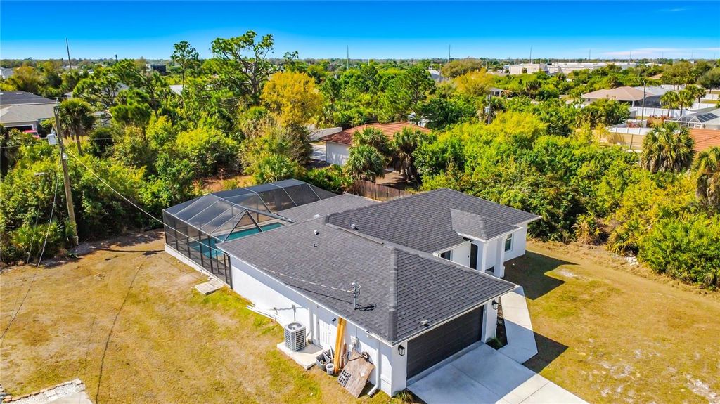 Image 3 of property listing at 11177 CHALET AVENUE, Englewood, FL 34224