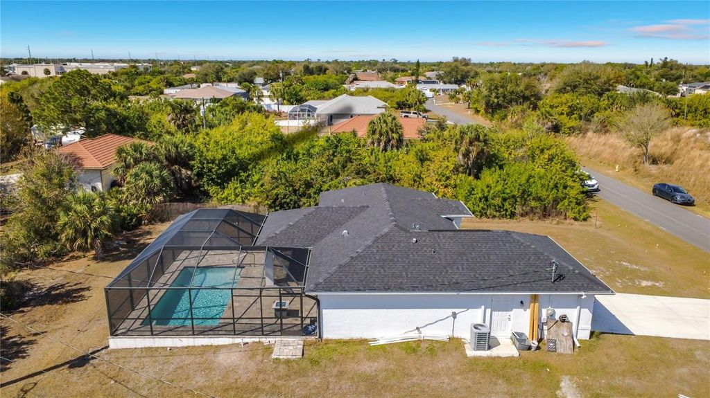 Image 44 of property listing at 11177 CHALET AVENUE, Englewood, FL 34224