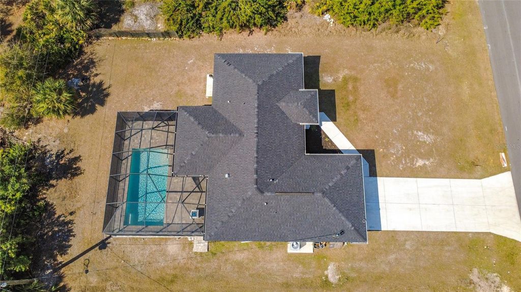 Image 48 of property listing at 11177 CHALET AVENUE, Englewood, FL 34224