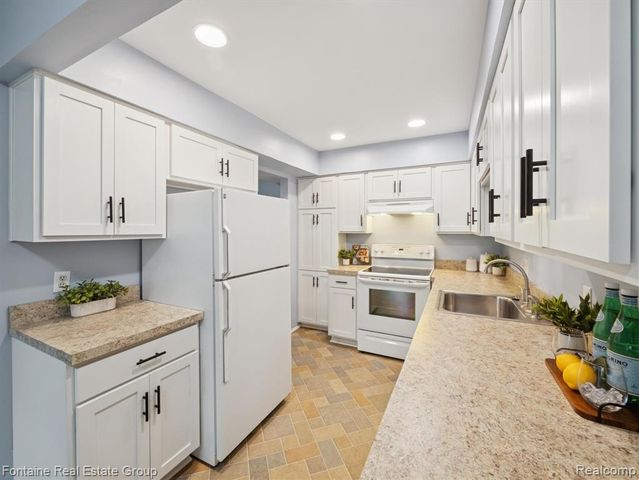 48124 Colony Farm Circle, Plymouth, MI 48170