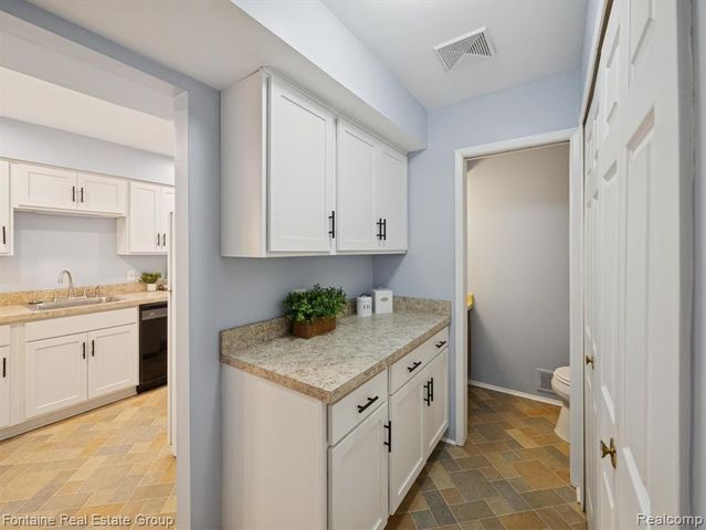 48124 Colony Farm Circle, Plymouth, MI 48170