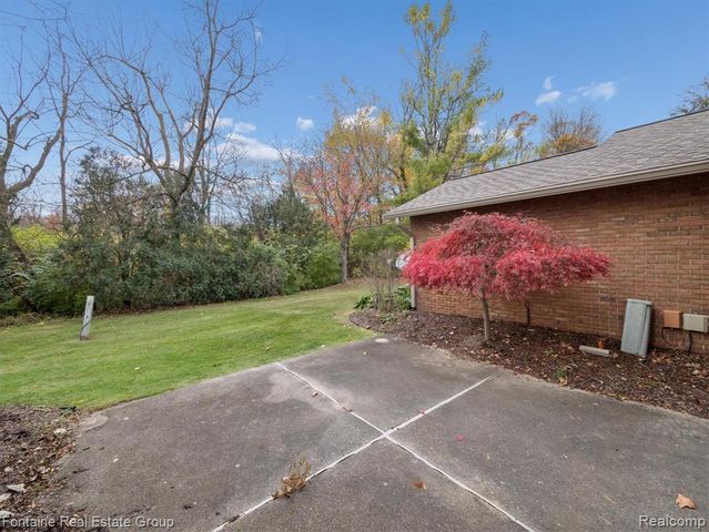 48124 Colony Farm Circle, Plymouth, MI 48170