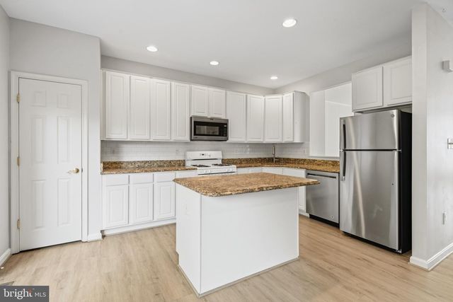 20750 BRIDALVEIL FALLS TER, Sterling, VA 20165