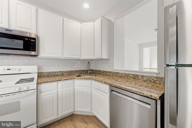 20750 BRIDALVEIL FALLS TER, Sterling, VA 20165