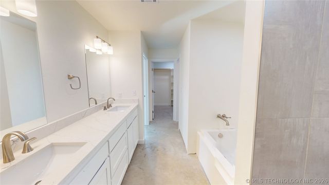 11767 Xander, Kingston, OK 73439