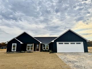 11767 Xander, Kingston, OK 73439