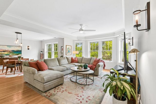 623 Washington Boulevard 3N, Oak Park, IL 60302