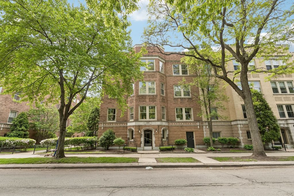 623 Washington Boulevard 3N, Oak Park, IL 60302