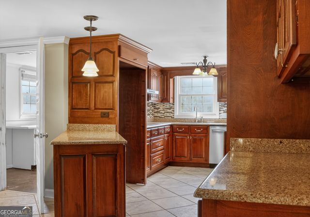 606 W Liberty Street, Claxton, GA 30417