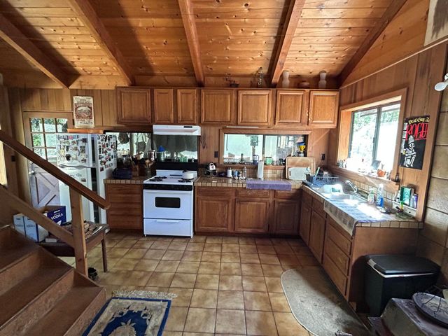 3900 Hansen Ranch Road, Piercy, CA 95587