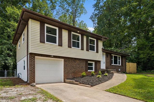 498 Queen Aliese Ln Lane, Jonesboro, GA 30236