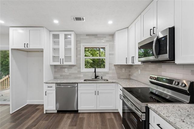 498 Queen Aliese Ln Lane, Jonesboro, GA 30236