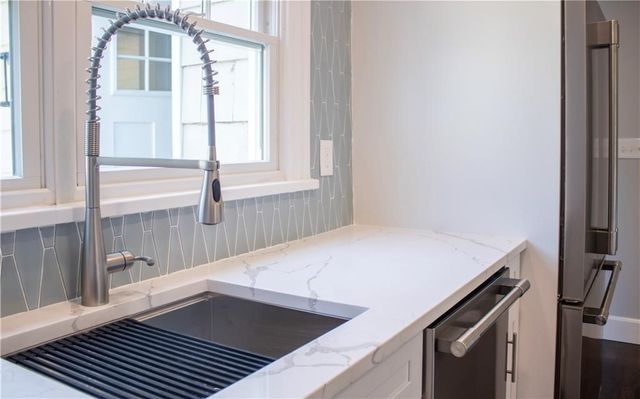 118 Ruggles Avenue 101, Newport, RI 02840