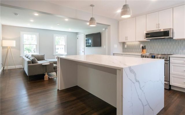 118 Ruggles Avenue 101, Newport, RI 02840