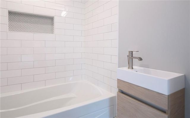 118 Ruggles Avenue 101, Newport, RI 02840