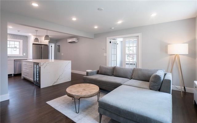 118 Ruggles Avenue 101, Newport, RI 02840