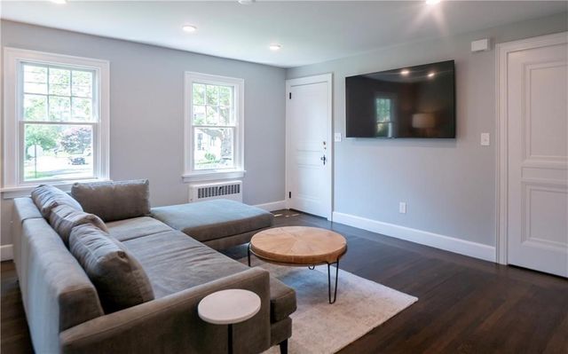 118 Ruggles Avenue 101, Newport, RI 02840