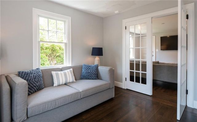 118 Ruggles Avenue 101, Newport, RI 02840