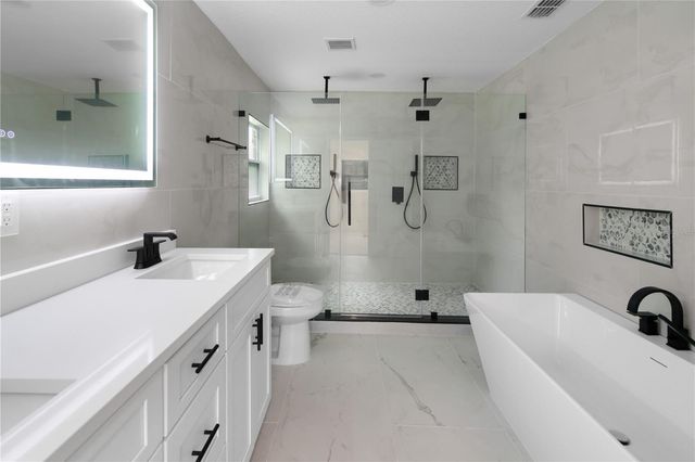 2524 BLUE LAKE COURT, Apopka, FL 32703