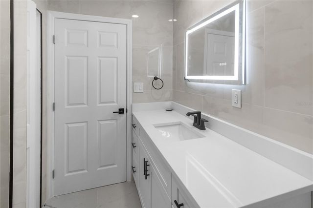 2524 BLUE LAKE COURT, Apopka, FL 32703