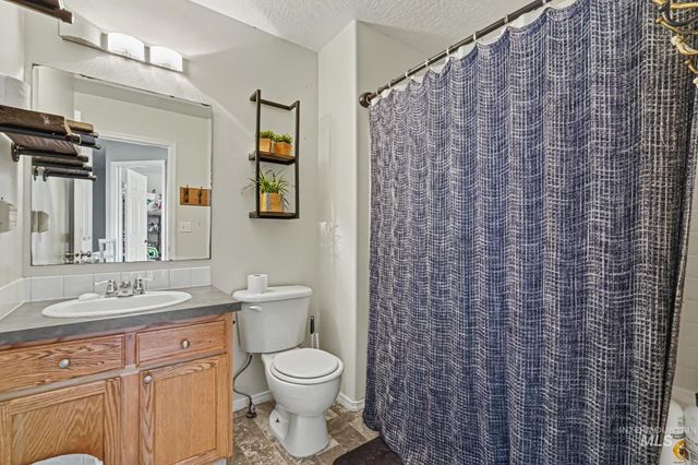20164 Colebrook Ave, Caldwell, ID 83605