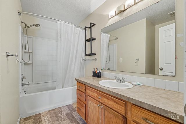20164 Colebrook Ave, Caldwell, ID 83605