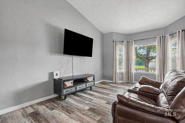 20164 Colebrook Ave, Caldwell, ID 83605