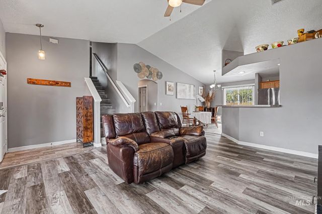 20164 Colebrook Ave, Caldwell, ID 83605