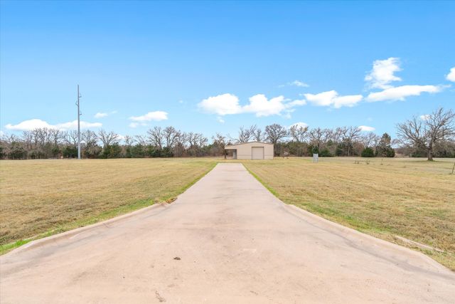 5971 Hidden Oaks Drive, Quinlan, TX 75474