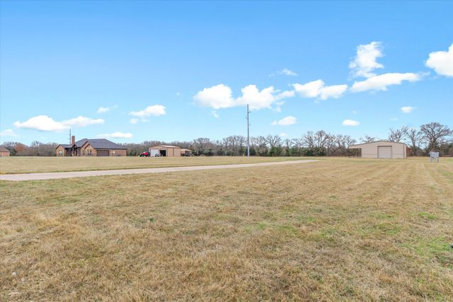 5971 Hidden Oaks Drive, Quinlan, TX 75474