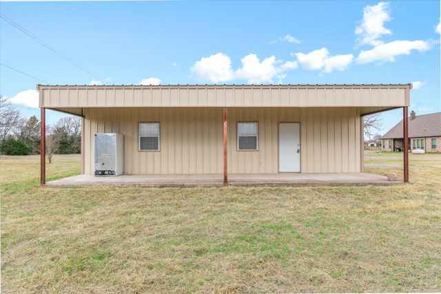 5971 Hidden Oaks Drive, Quinlan, TX 75474