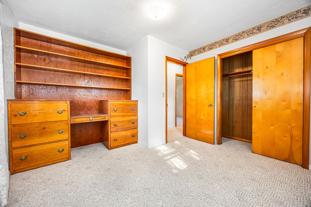 Image 16 of property listing at 421 Geary Street, Centralia, IL 62801