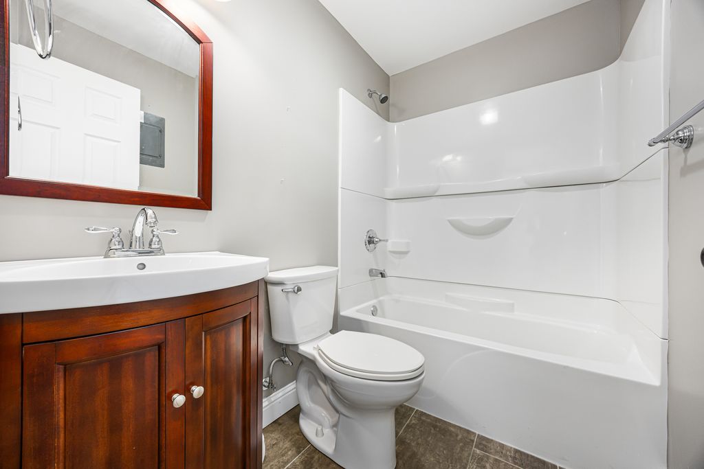 Image 17 of property listing at 421 Geary Street, Centralia, IL 62801