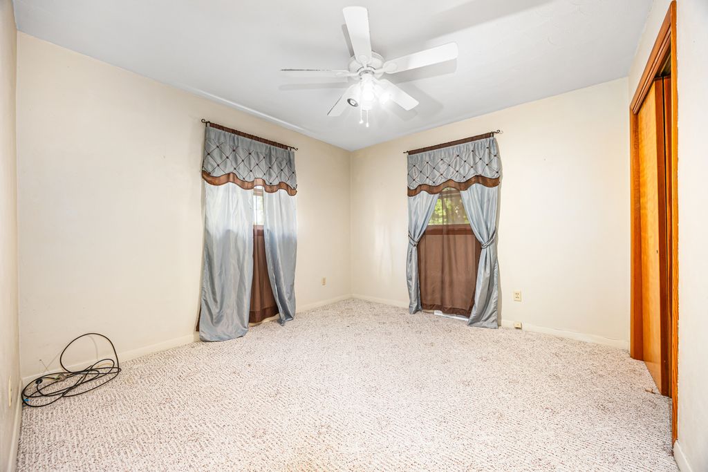 Image 19 of property listing at 421 Geary Street, Centralia, IL 62801
